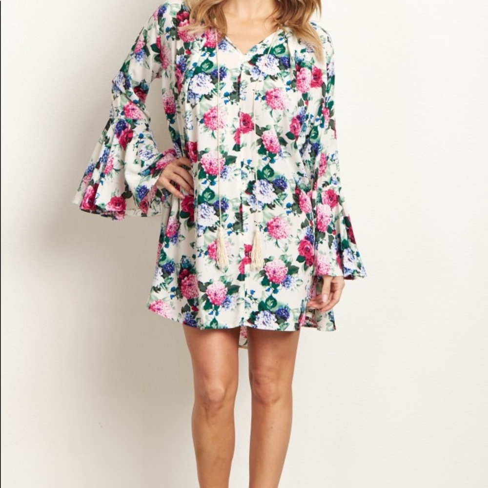 Umgee floral bell sleeve dress, NWT, Size 1xl